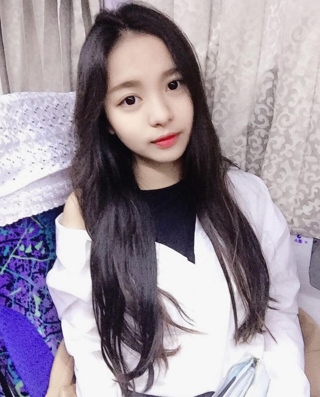 清纯系美女邱苡u自拍养眼图片
