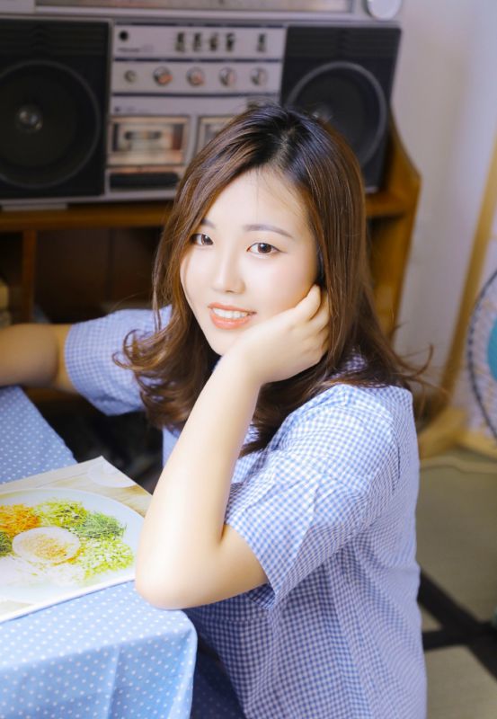 清纯宅居女孩甜美素人俏皮氧气唯美写真