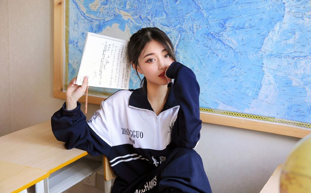 校园运动服美女休闲装天然性欲青春诱惑写真