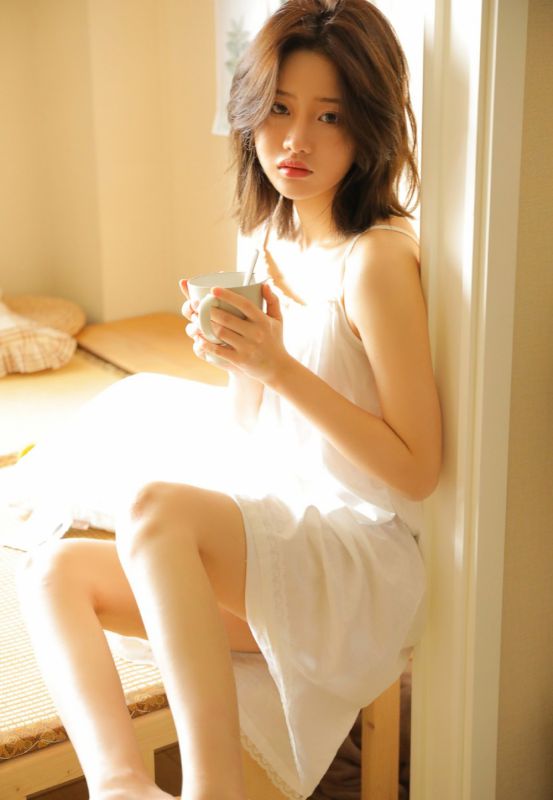日本少女吊带睡裙内衣性感福利杀必死艳照图片