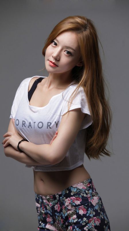 韩国美女大胆人体写真 韩国美腿美女侑珍蛮腰香臀喷血写真