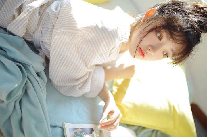 长腿翘臀美女性感撩人私房写真图片