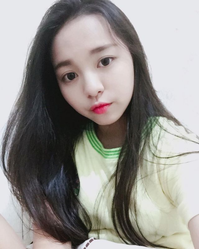 清纯系美女邱苡u自拍养眼图片