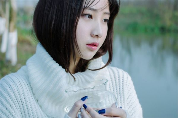 清纯女生户外伤感意境写真