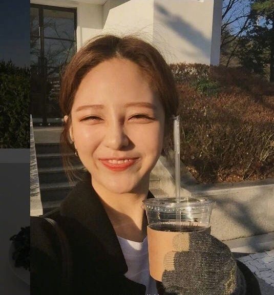 清纯甜美韩国美女白嫩漂亮时尚写真图片