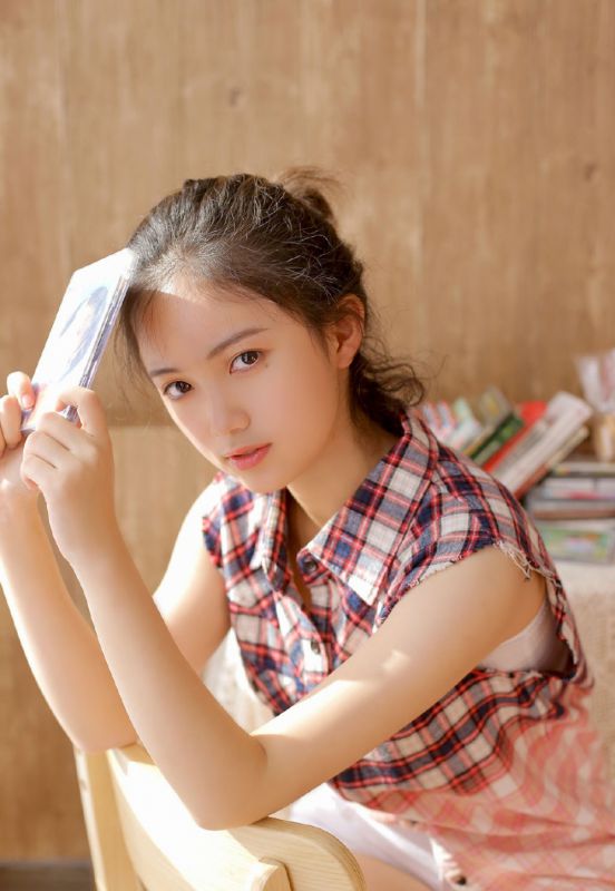 粉嫩青春少女私房内衣诱惑自然美女写真