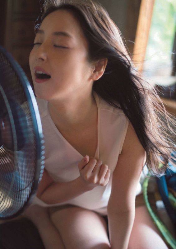 日本人气模特佐佐木希性感写真图片