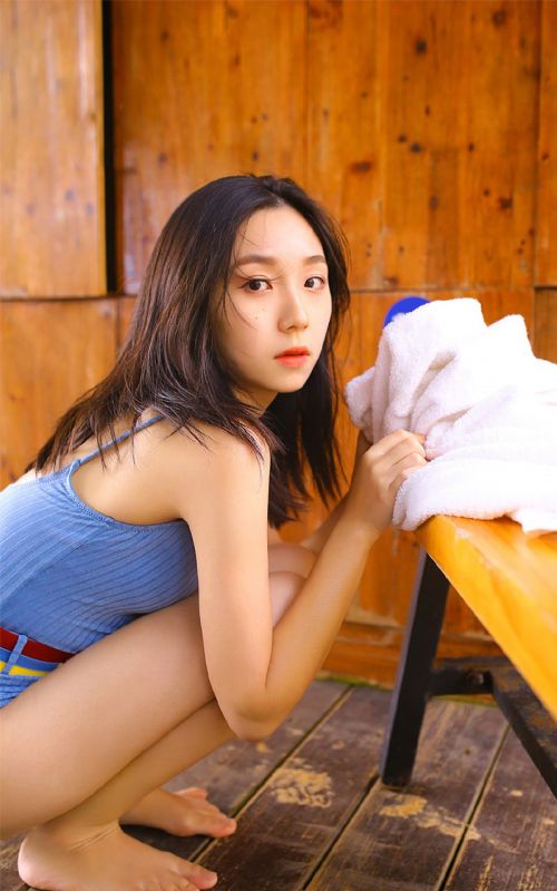 比基尼泳衣美女海边湿身吊带长腿爆乳性感诱惑写真