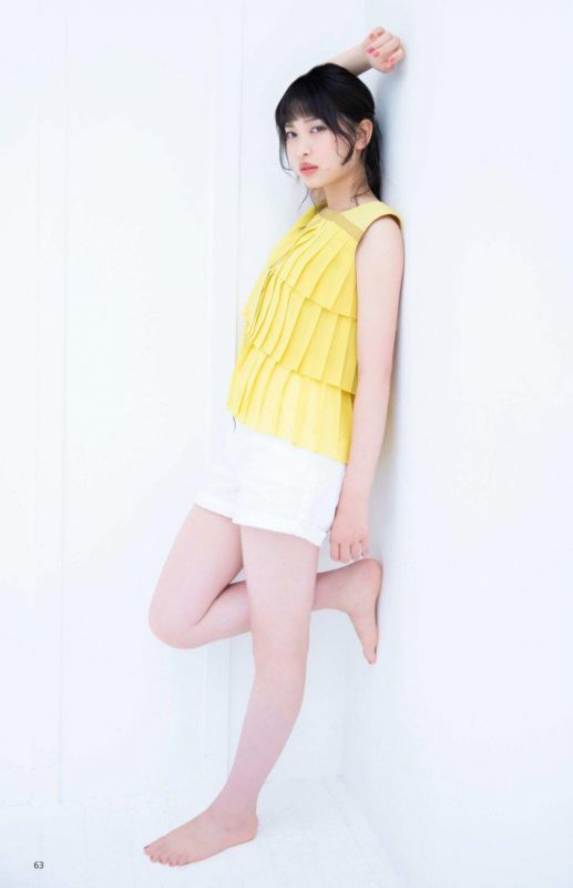 日本清新脱俗妹子白嫩诱人肉体美脚丫图片欣赏