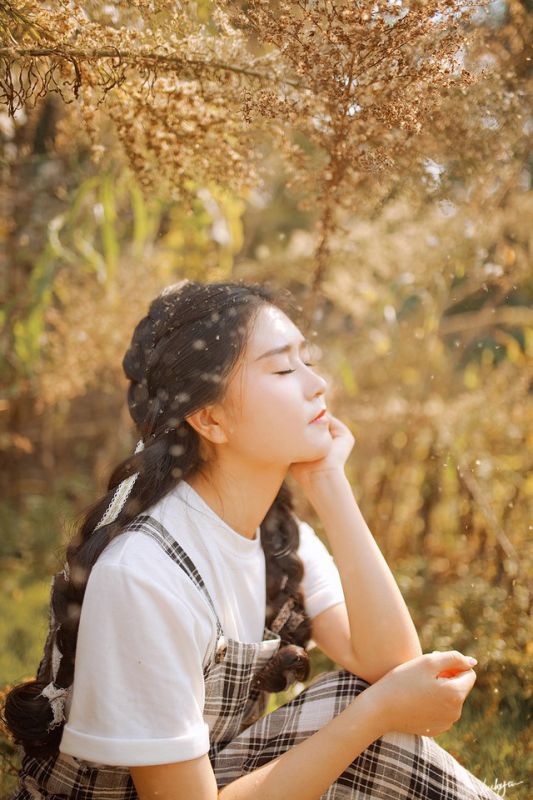 麻花辫清纯少女户外唯美写真
