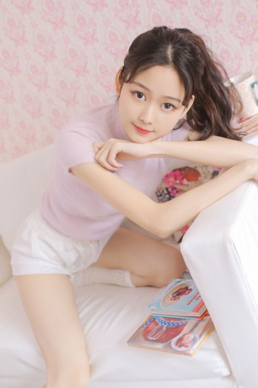 性感萝莉惹火内衣私房妖娆抚媚写真