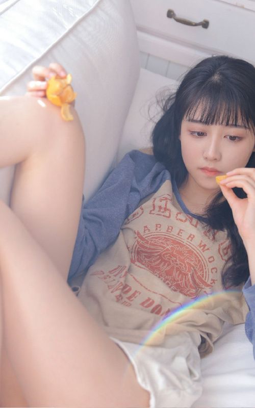 极品学生妹丰满酥胸身材夜夜骑骚逼性感写真图片