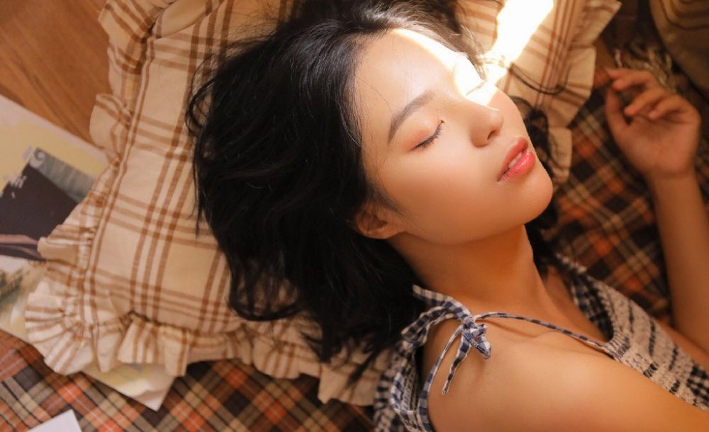 浴袍美女御姐性感火辣湿身诱惑抚媚写真