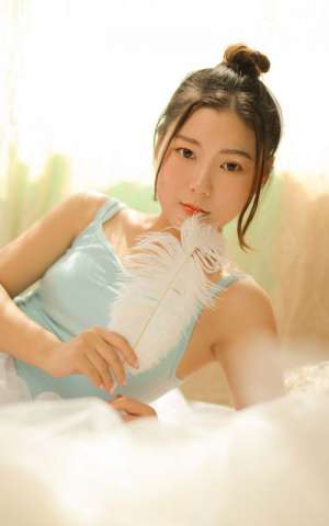 邻家吊带舞蹈美女低胸大胆人体艺术性感骚逼写真