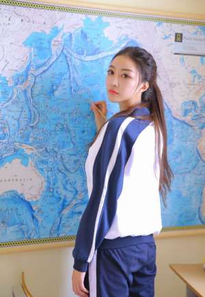 校园运动服美女休闲装天然性欲青春诱惑写真