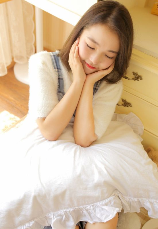 极品童颜幼妻美女床上妩媚妖娆性感图片