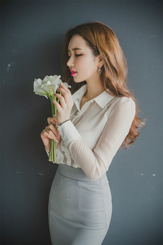办公漂亮秘书香艳红唇性感极品美女写真