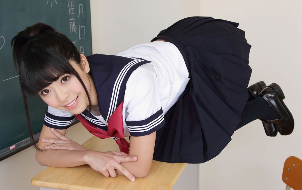 日本美女诱惑写真 日本美少女佐藤丽奈清纯制服诱惑写真