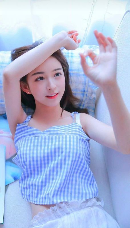 白嫩小清新美女天然清纯养眼白皙氧气写真图片