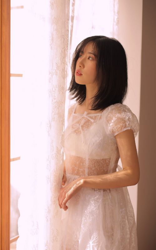 蕾丝内衣冷艳美女御姐极品透视装诱人性感身材图片
