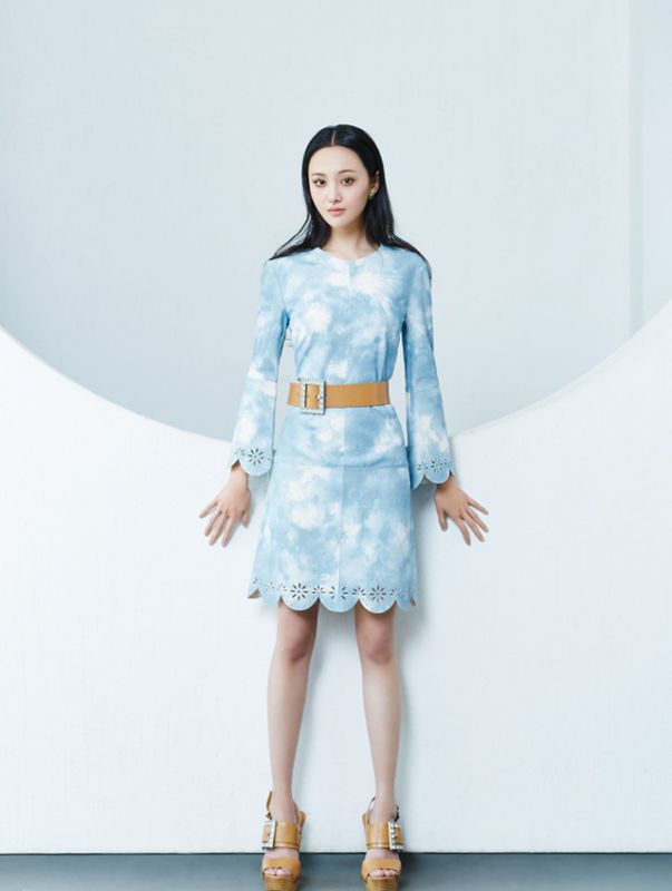 郑爽最新时尚写真展优雅女人味