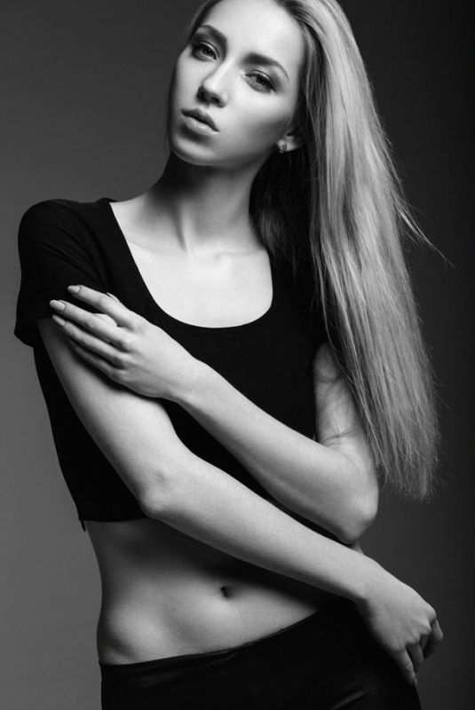 性感时尚欧美美女图片 欧美美女嫩模sasha&anna时尚性感黑白写真