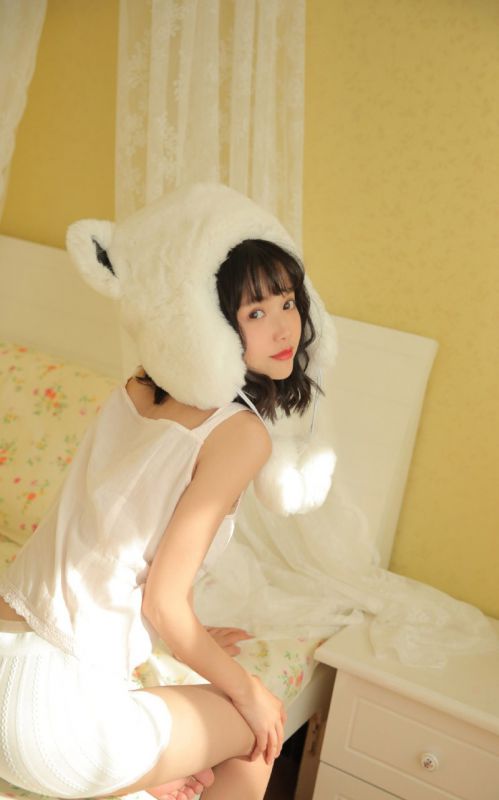 治愈天然素人美女长腿性感萌妹私房写真