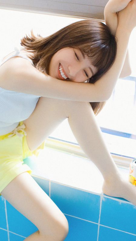 湿身90后美女浴室吊带长腿玉足性感诱惑写真图片