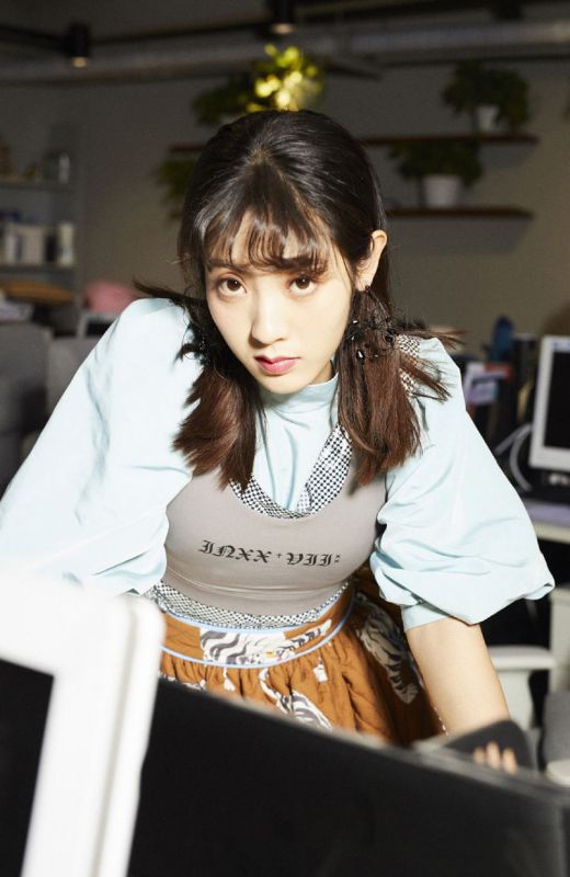 帅气女孩邢菲时尚潮流打扮迷人明星写真图片