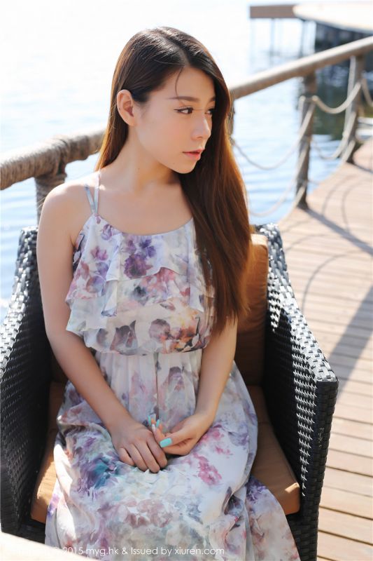 长裙美女嘉宝贝儿海边清纯唯美外拍