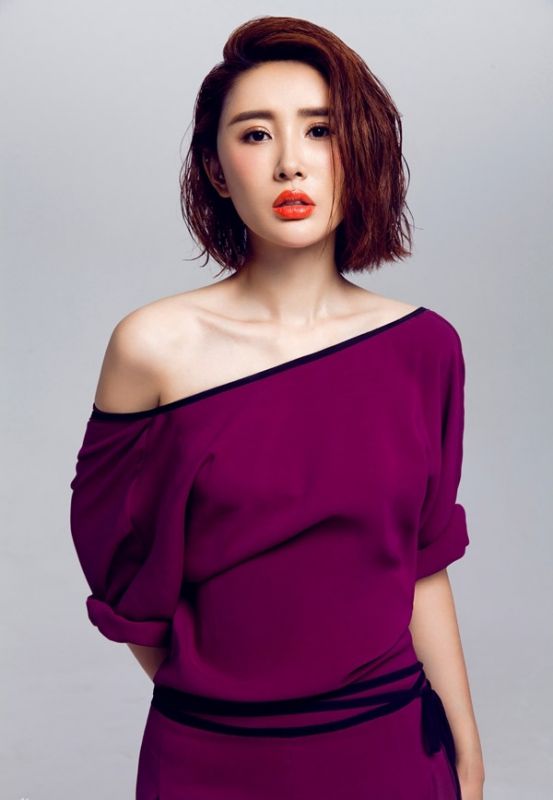 吕夏葳百变造型甜美写真大片