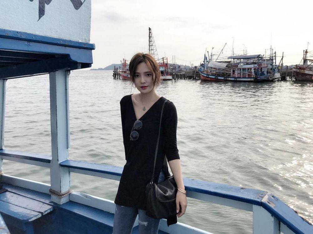 台湾美女模特吴子霏生活自拍照阳光迷人