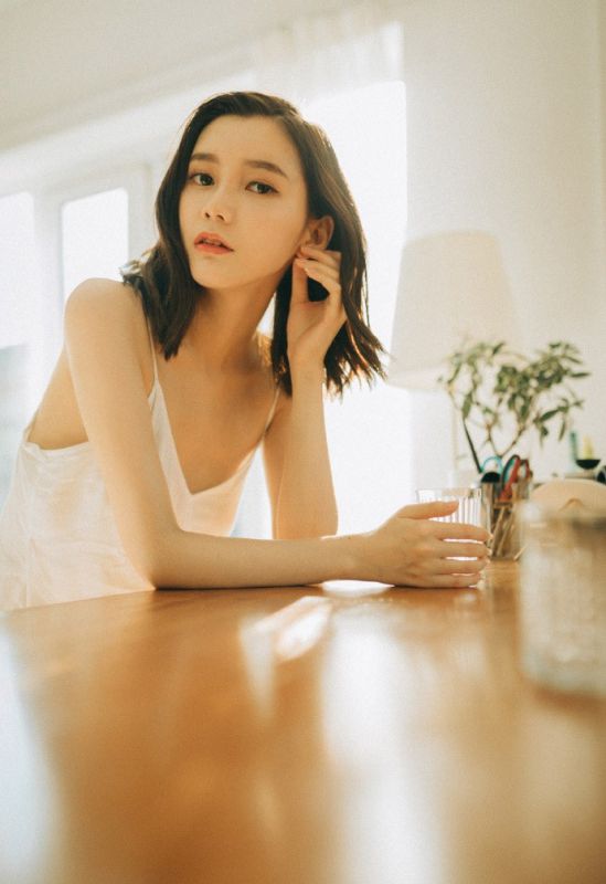 美女御姐浴室裹胸大胆人体艺术模特摄影性感写真
