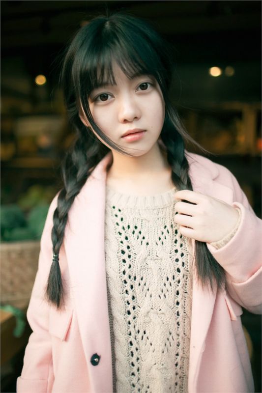 清纯90后素颜美女生活照