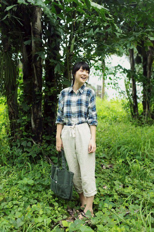 森林系女孩户外唯美写真照