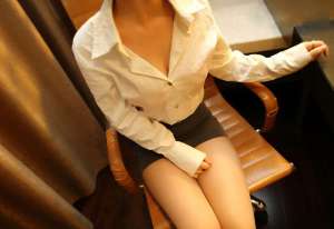 ROSI粉色内衣美女私房美胸诱惑写照