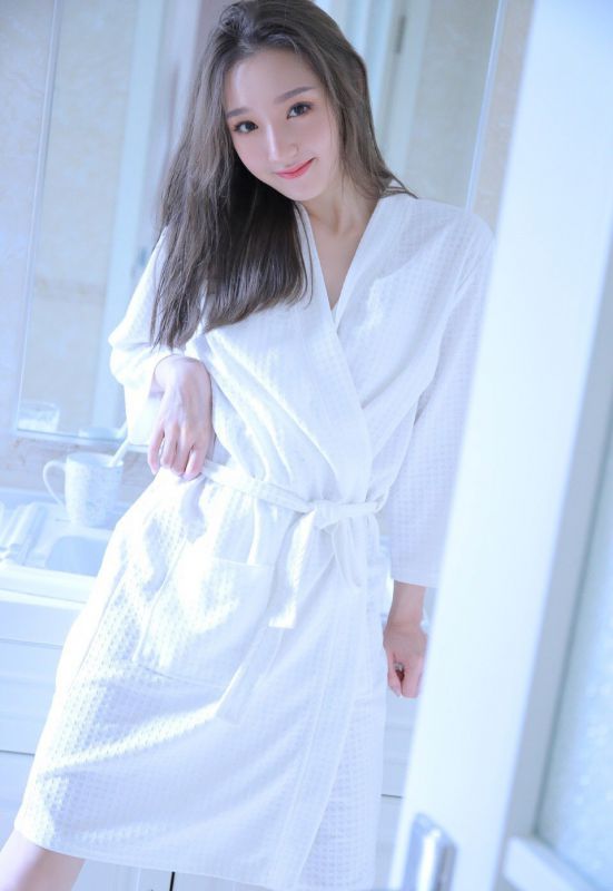 浴袍美女御姐性感火辣湿身诱惑抚媚写真