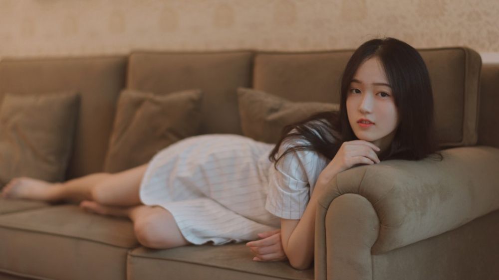 长发文艺美女气质温柔甜美清纯乙女写真