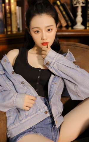 火辣气质美女嫩模私房纤细美腿热裤风骚性感图片