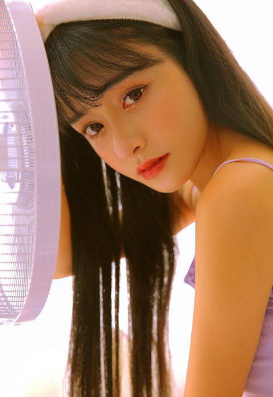 邻家美女房客长腿吊带背心性感私房天然诱惑图片