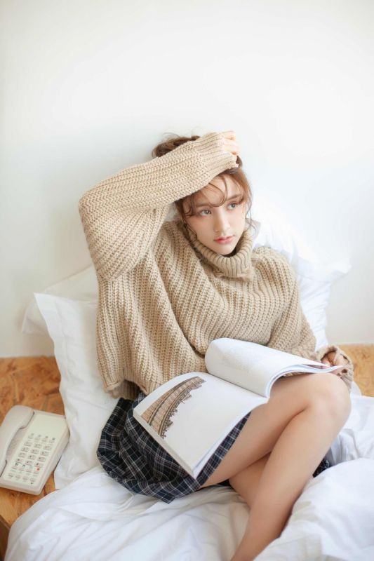 混血美女网红火辣白皙性感养眼极品尤物写真