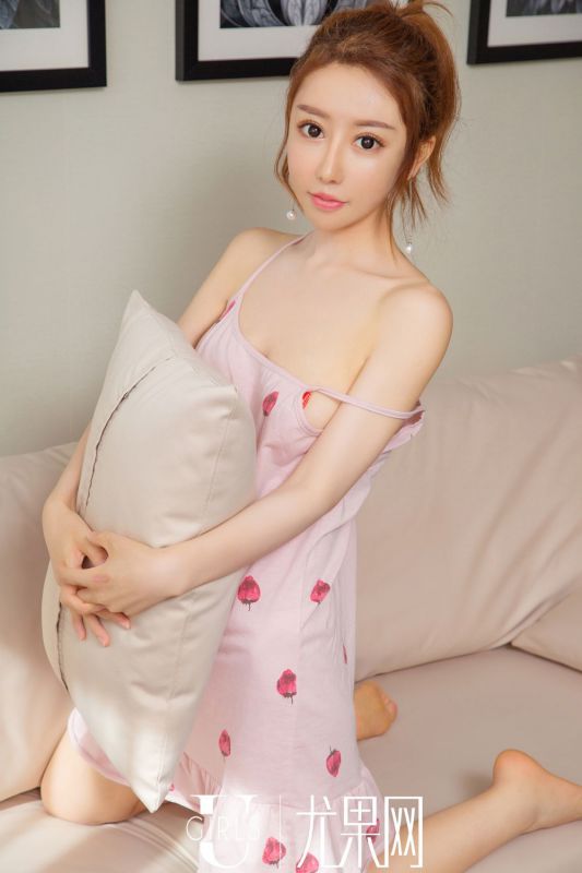 巨乳萌系少女浴室后入爽插年轻肉体诱惑写真
