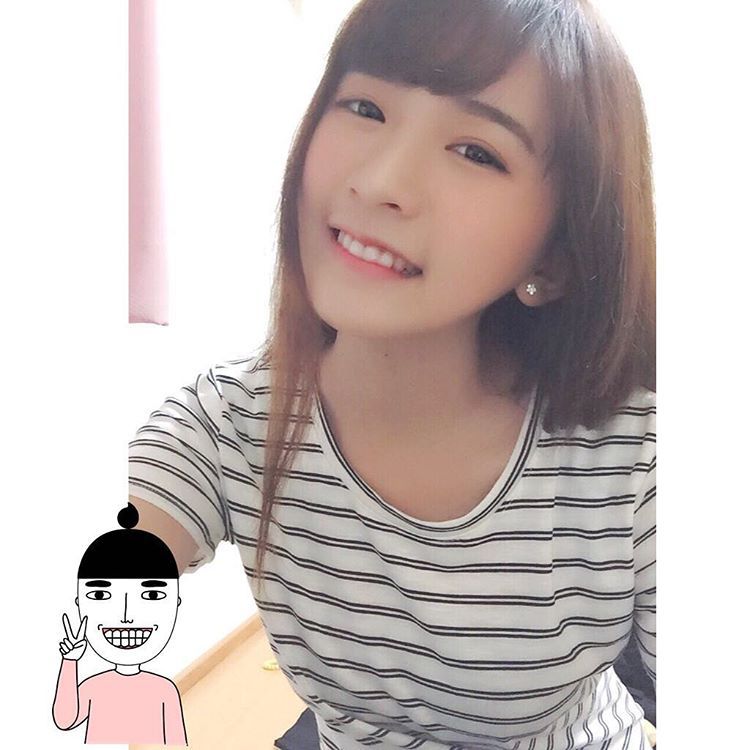 台湾美女陈语谦生活自拍照可爱迷人