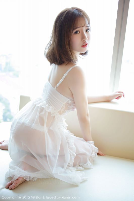 大胸嫩模徐cake蕾丝内衣性感写真