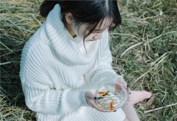 清纯女生户外伤感意境写真