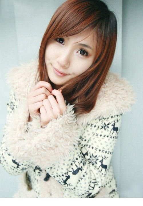 甜美女孩高清街拍大片