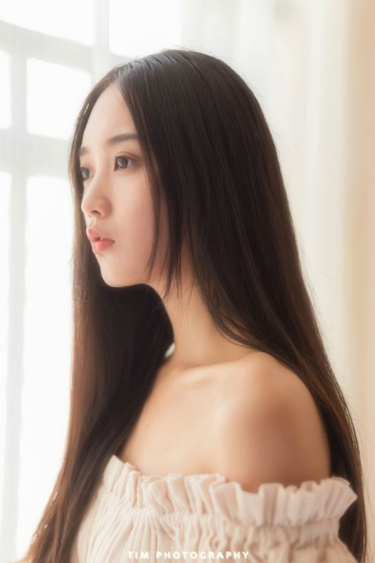 长发美女冷艳女神气质光滑玉体人体艺术性感写真
