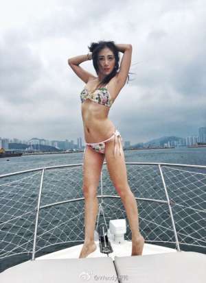 清水长发美女Wendy智秀微博诱惑写真