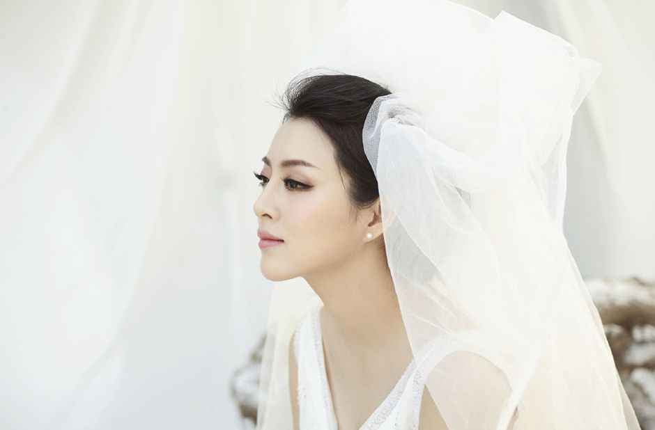 余薇薇海边白色婚纱唯美写真集