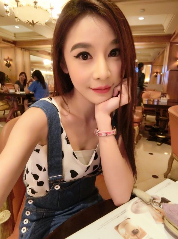 台湾美女陈滢安私房美照大眼迷人